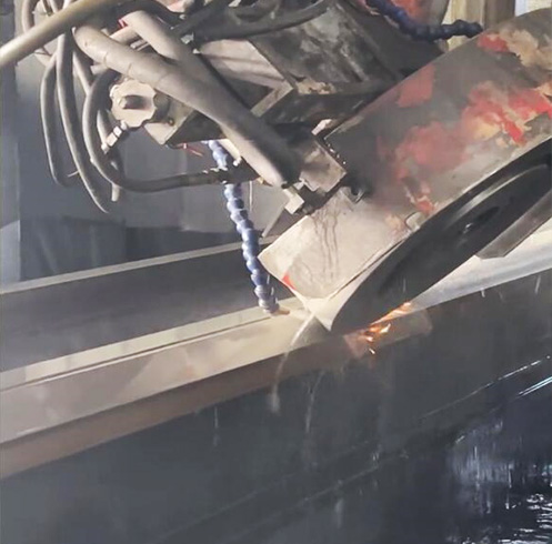Precision Grinding of Guide Rail, Lathe wear-resistant or not, precision high or not, guide rail is very important.
