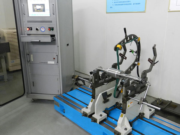 Dynamical Balance Testing Instrument