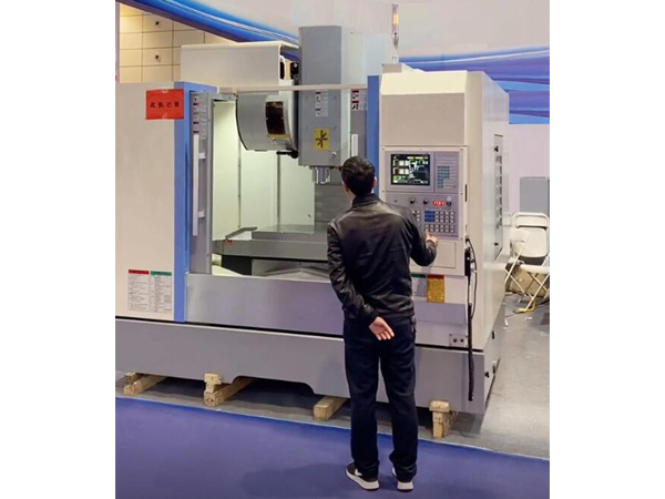 VM855 CNC Milling Vertical Machine Center with 3 Axis Linear Rail