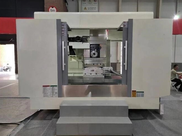 HR63 Horizontal Machine Center with Box Hard Rail